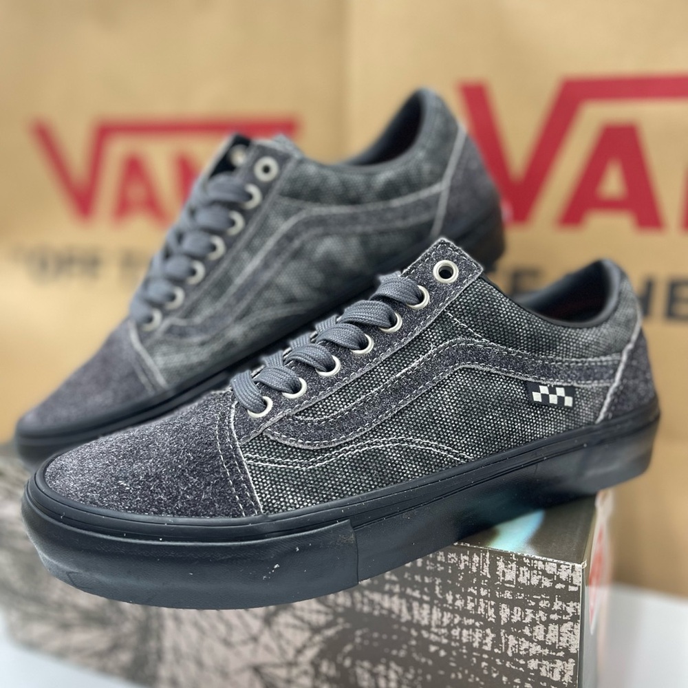Vans WMNS Skate Old Skool
Quasi Asphalt Sneakers
VN0A5FCB107 - Picture 10 of 16